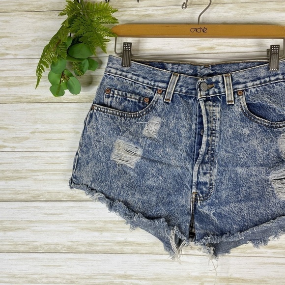 Vintage Highwaisted Acidwash Raw Hem Buttonfly Levi’s 501 Hotpants Short Shorts - Picture 2 of 6